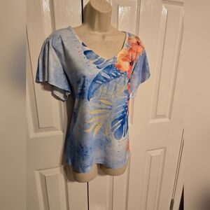 2011 Terra & Sky brand top.  Floral Blue Women's Top